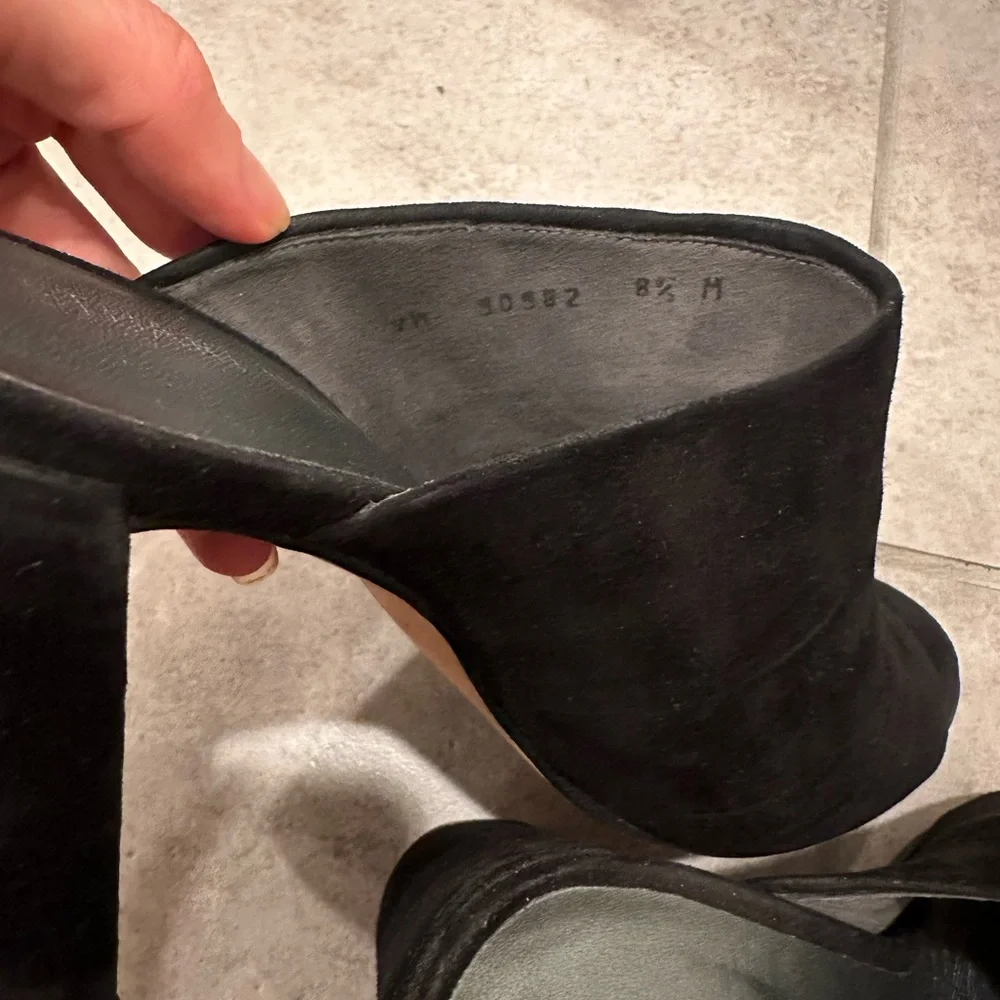 Stuart Weitzman Sequel Black Suede Mule Sandal - Picture 8 of 11